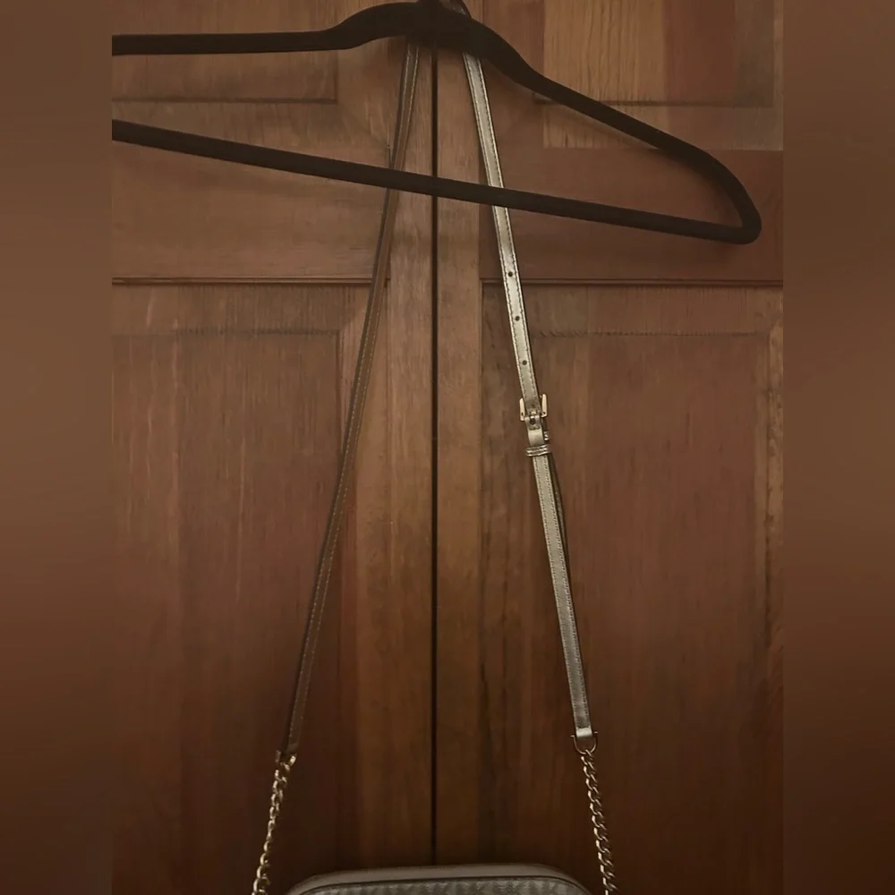 Michael Kors Jet Set Travel Medium Logo Dome Crossbody Bag W/ Gold Hardware